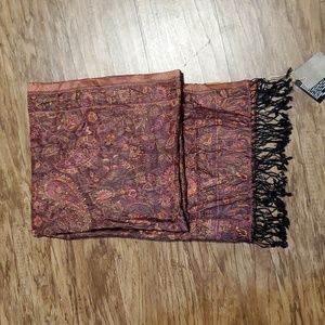 Vuala scarf NWT 29"×74" 100% silk